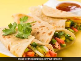 Kid's Lunchbox Recipe: बच्चे केलिए लंच बॉक्स में बनाएं टेस्टी फ्रैंकी रोल, नोट कर लें रेसिपी Kid's Lunchbox Recipe: बच्चे केलिए लंच बॉक्स में बनाएं टेस्टी फ्रैंकी रोल, नोट कर लें रेसिपी