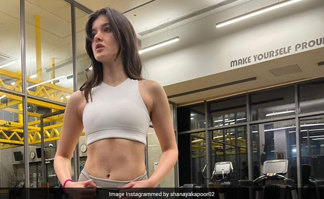 "Weights Before Dates": Shanaya Kapoor Sets Instagram On Fire With Gym Pic