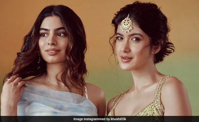 Meet The Angel And Devil Of The Kapoor <I>Khandaan</i> - Khushi And Shanaya