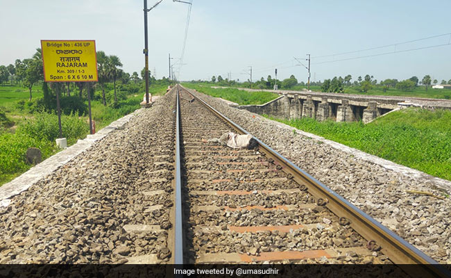 हैदराबाद : 'एनकाउंटर' की धमकी के दो ही दिन बाद रेलवे ट्रैक पर मिली रेप-मर्डर आरोपी की लाश