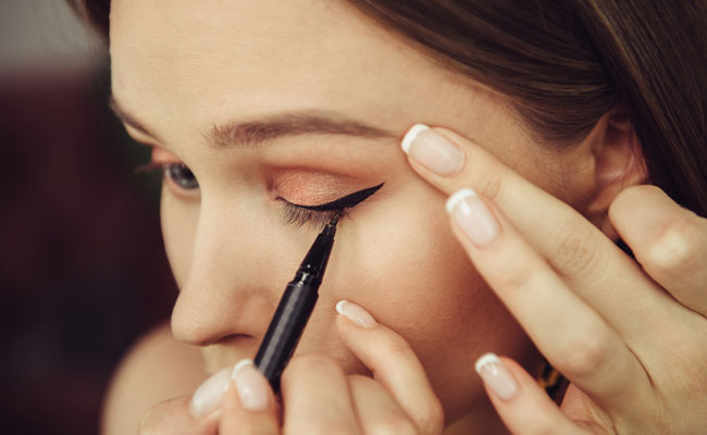 Winged Or Graphic, Nothing Is Impossible With These Gel Eyeliners