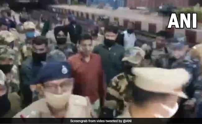 महाराष्ट्र: कराड स्टेशन पर हिरासत में लिए गए BJP नेता किरीट सोमैया, मंत्री पर लगाया था भ्रष्टाचार का आरोप