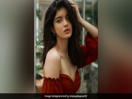 ऑफ शोल्डर ड्रेस में Shanaya Kapoor ने शेयर की लेटेस्ट फोटो, फैन्स ने इस अंदाज में की तारीफ...देखें photos ऑफ शोल्डर ड्रेस में Shanaya Kapoor ने शेयर की लेटेस्ट फोटो, फैन्स ने इस अंदाज में की तारीफ...देखें photos