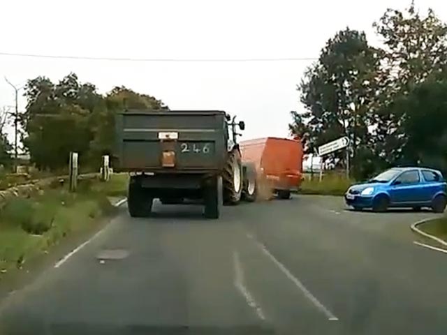 ट्रक को ओवरटेक कर रही थी तेज रफ्तार वैन, तभी ट्रक ने मार दी जबरदस्त टक्कर