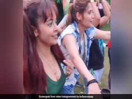 बिग बॉस 15 शुरू होने से पहले ही मच गया हंगामा, आपस में यूं भिड़ीं आरती सिंह और देवोलिना भट्टाचार्जी बिग बॉस 15 शुरू होने से पहले ही मच गया हंगामा, आपस में यूं भिड़ीं आरती सिंह और देवोलिना भट्टाचार्जी