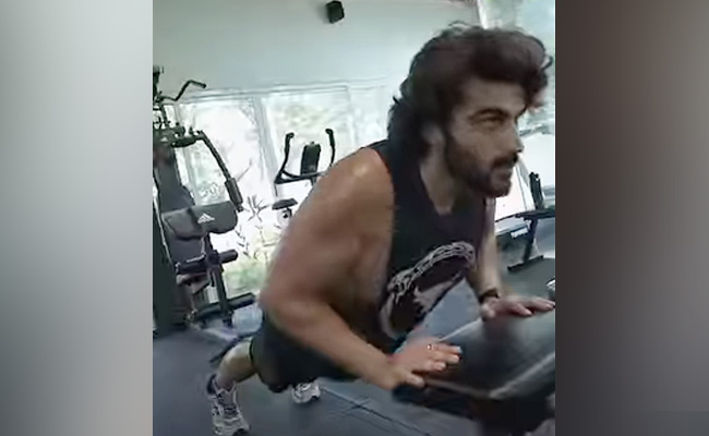 Count The Emojis Malaika Arora, Janhvi Kapoor Left On Arjun Kapoor's Workout Post