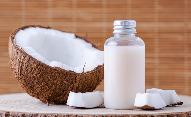 World Coconut Day 2021: 5 Best Beauty Benefits Of Coconut Milk For Soft And Healthy Skin