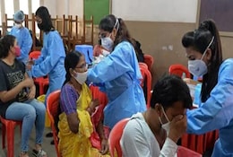 रिकॉर्ड 23 करोड़ कोरोना टीके लगे एक माह में, सितंबर में बने कोविड वैक्सीनेशन के ये कीर्तिमान रिकॉर्ड 23 करोड़ कोरोना टीके लगे एक माह में, सितंबर में बने कोविड वैक्सीनेशन के ये कीर्तिमान