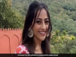 अनघा भोसले की खूबसूरत अदाओं ने जीता फैन्स का दिल, 'मन मेरा' सॉन्ग क्यूट एक्सप्रेशंस देती आईं नजर....देखें Video अनघा भोसले की खूबसूरत अदाओं ने जीता फैन्स का दिल, 'मन मेरा' सॉन्ग क्यूट एक्सप्रेशंस देती आईं नजर....देखें Video