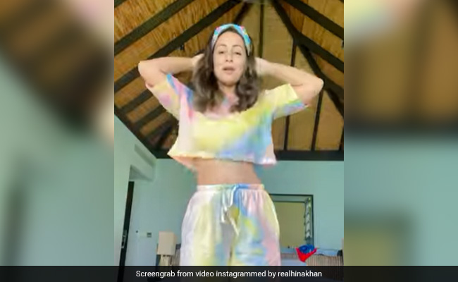 Hina Khan's Quick Fix For Midweek Blues Summed Up In Macarena Moves