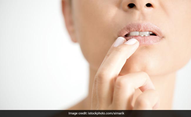 मुंह के छाले और दर्द से हैं परेशान, अपनाएं दादी-नानी के ये घरेलू नुस्खे