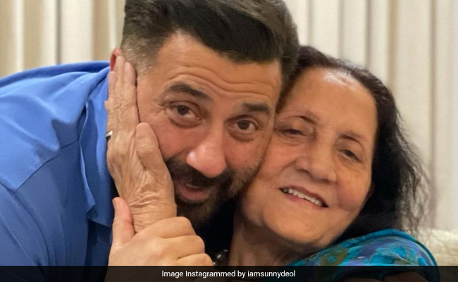 How Sunny And Bobby Deol Wished Mom Prakash Kaur On Birthday
