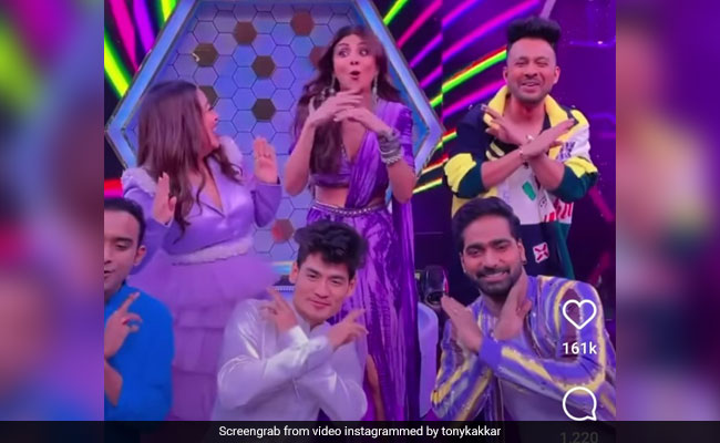 'Kanta Laga' गाने पर दिखा शिल्पा शेट्टी का स्वैग,  नेहा और टोनी कक्कड़ के साथ झूमकर नाचीं एक्ट्रेस, देखें Video