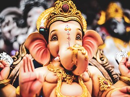 Ganesh Chaturthi: बप्पा के पूजन में भूलकर भी न करें ये गलतियां, जानें किन चीजों का इस्तेमाल है वर्जित Ganesh Chaturthi: बप्पा के पूजन में भूलकर भी न करें ये गलतियां, जानें किन चीजों का इस्तेमाल है वर्जित