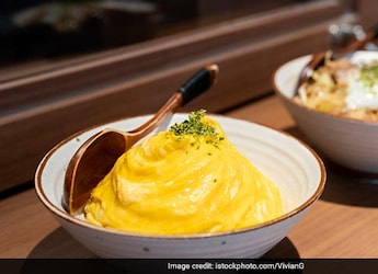 Viral Now: This Japanese Technique Of Making Omelette Has The Internet Impressed Viral Now: This Japanese Technique Of Making Omelette Has The Internet Impressed