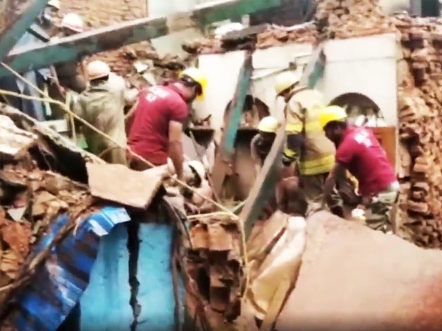 2 Dead In Kolkata Building Collapse