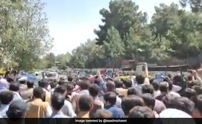 तालिबान ने काबुल में पाकिस्तान विरोधी रैली में दागी गोलियां : रिपोर्ट