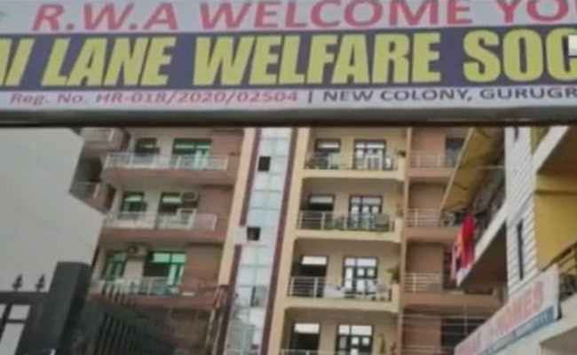 गुरुग्राम की एक कॉलोनी के 135 फ्लैट गिराने का फरमान, डीटीपी विभाग ने कहा-बिल्‍डर ने नहीं तोड़े तो चलेगा बुलडोजर