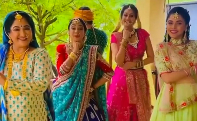 टीवी की ‘अनुपमा’ रुपाली गांगुली बनीं गोपी, अपने ‘किसना’ के साथ किया शानदार डांस...देखें Video