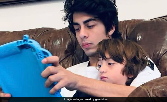 "Brothers Who Play Together...": Shah Rukh Khan's Comment On Pic Of Aryan And AbRam Wins The Internet