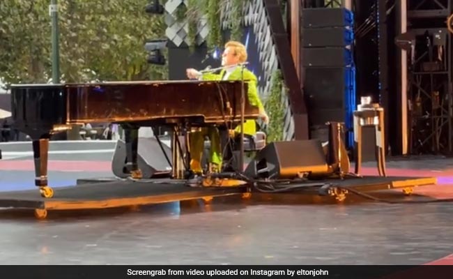 Watch: Elton John Kicks Off World-Spanning Gigs For Climate, Vaccines