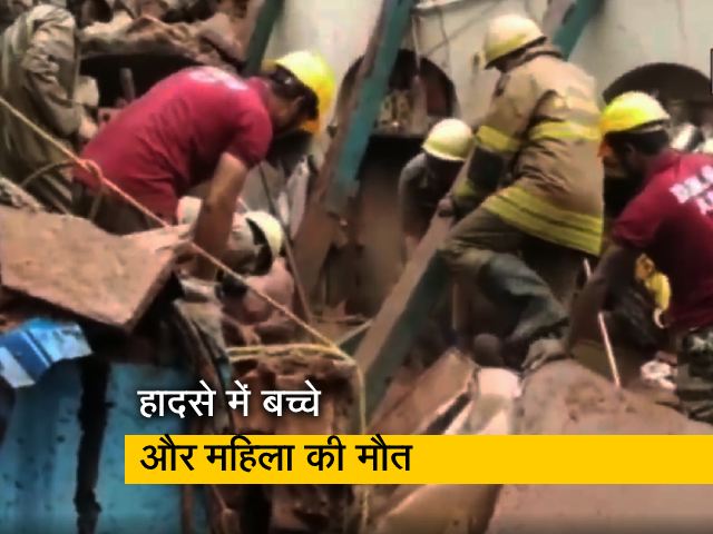 कोलकाता में अहीरीटोला स्ट्रीट पर भवन ढहा, दो की मौत