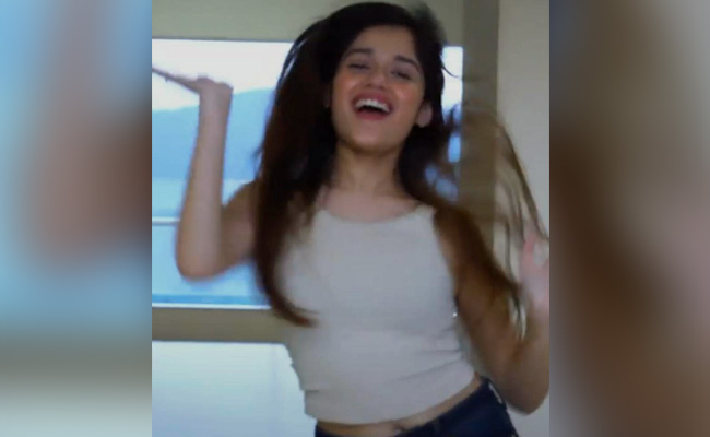 जन्नत जुबैर ने जींस-टॉप पहन ‘जज्बा’ सॉन्ग पर झूमकर किया डांस, फैन्स बोले- सो क्यूट...देखें Video