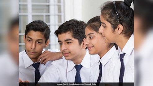 उल्टे जवाब और रिस्की फैसले? जानिए क्यों ये टीन-एज बच्चों की ग्रोथ के लिए जरूरी हैं