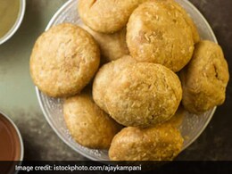 Rajasthan Train Driver Stops Enroute For Kachoris; Video Stuns The Internet Rajasthan Train Driver Stops Enroute For Kachoris; Video Stuns The Internet