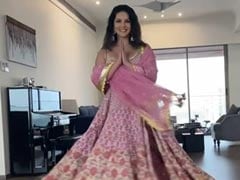 सनी लियोनी ने खूबसूरत अंदाज में कहा नमस्ते, फैन्स बोले- सो क्यूट...Video वायरल