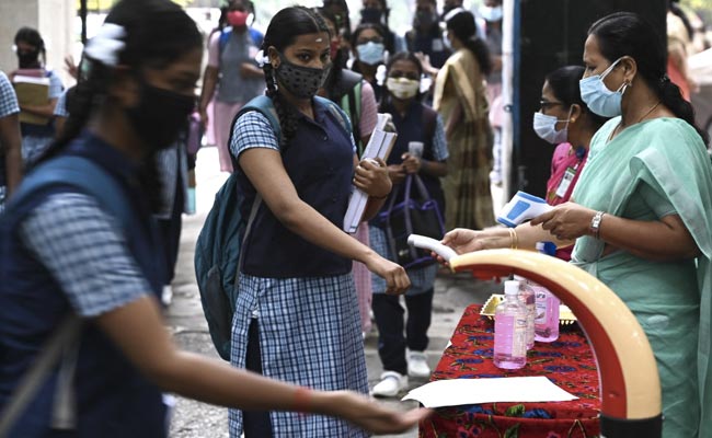 भारत में पिछले 24 घंटे में नए COVID-19 केसों में 3.7 फीसदी की कमी