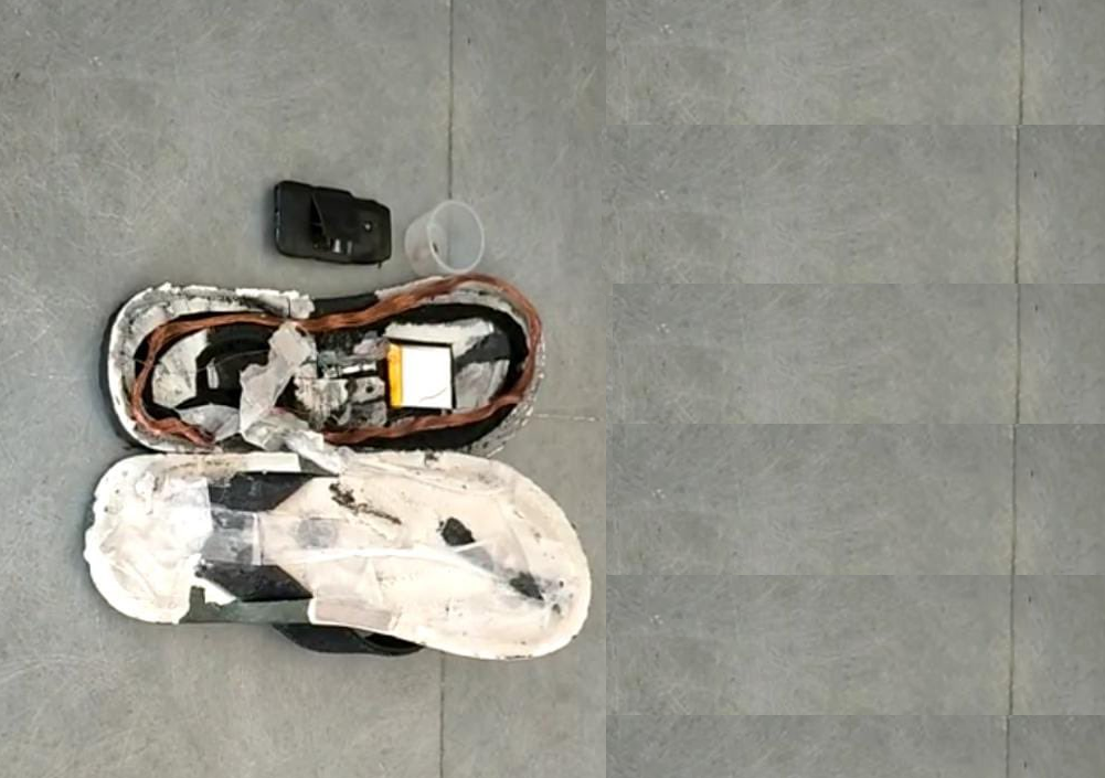 6 लाख की है ये चप्पल, पेपर में नकल करने का सबसे तगड़ा और लेटेस्ट जुगाड़