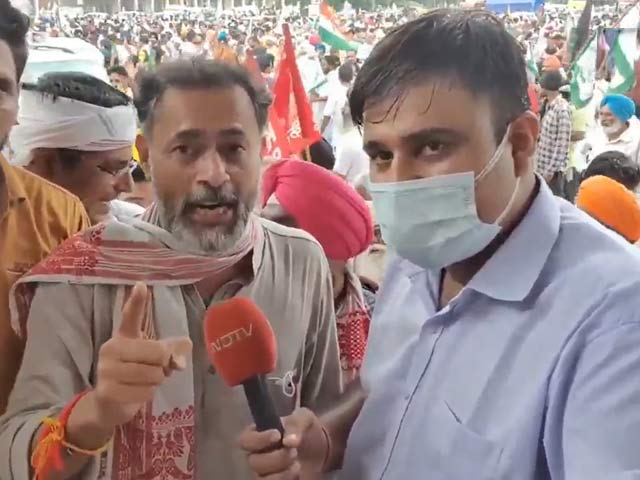 करनाल अनाज मंडी में महापंचायत के लिए बड़ी संख्या में जुटे किसान, प्रशासन ने दिया बातचीत का न्योता