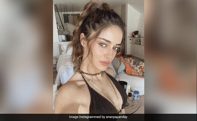 Ananya Panday's Version Of A "Hot Mess" In A Black Bikini In Maldives Is Super Stylish