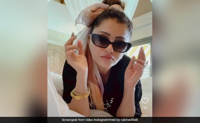 रुबीना दिलैक ने दिखाया अपना नया टैलेंट बिना पलक झपकाए गाया पूरा गाना, देखें Video