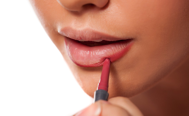 Get Fuller Lips With These Amazing Lip Liners In Your Makeup Kit
