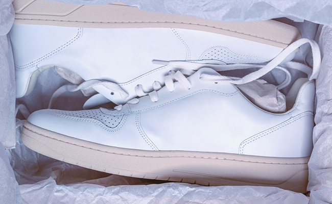Accentuate Your Style In No Time With These Stunning White Sneakers