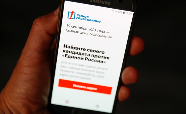 Putin Critic Navalny's App Removed From Google, Apple Stores Ahead Of Elections
