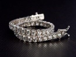 Dazzle Away Like There's No Tomorrow With These Sparkly Diamond Bracelets Dazzle Away Like There's No Tomorrow With These Sparkly Diamond Bracelets