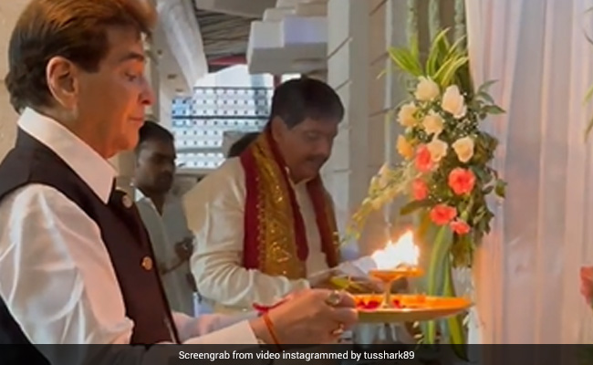 Ganesh Chaturthi 2021: Visarjan With Jeetendra And Family