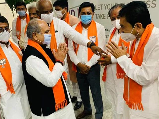 Day After Vijay Rupani Exit, Top BJP Leaders Meet In Gujarat