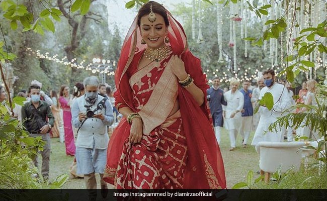 Bridal Looks: Celebrity Inspired Contemporary Bridal Looks For The Modern Bride On Her Special Day