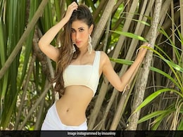 Mouni Roy's Latest Stunning Pics Get Fiery Reactions From Vidya Malavade, Teejay Sidhu And Others Mouni Roy's Latest Stunning Pics Get Fiery Reactions From Vidya Malavade, Teejay Sidhu And Others