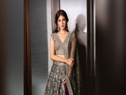 Rhea Chakraborty ने शेयर की लेटेस्ट फोटो, क्यूटनेस ने जीता फैन्स का दिल Rhea Chakraborty ने शेयर की लेटेस्ट फोटो, क्यूटनेस ने जीता फैन्स का दिल