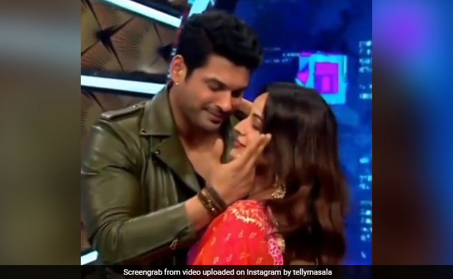 सिद्धार्थ शुक्ला और शहनाज गिल का रोमांटिक वीडियो हो रहा वायरल, देख फैन्स हुए भावुक...