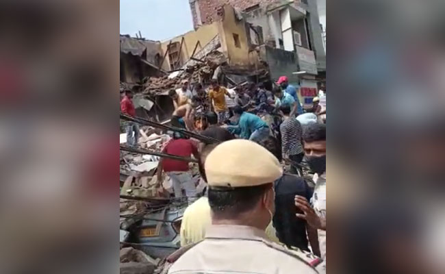 Building Collapses In Delhi's Sabzi Mandi Area, Rescue Ops Underway