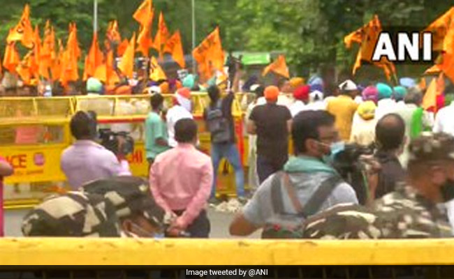 Delhi Police Puts Out Traffic Diversions In View Of Akali Dal's Protest On Farm Laws