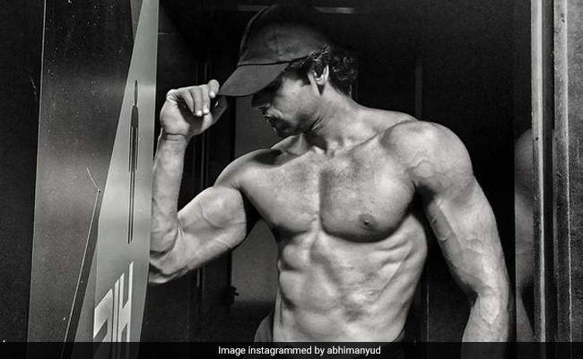 Ranveer Singh Is The Motivation Behind This Actor's Mind-Blowing Pics. Celebs Are In Awe