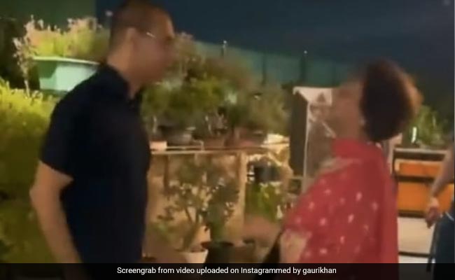 गौरी खान की मम्मी ने 'Daddy Cool' सॉन्ग पर किया 'Cool' डांस, खूब वायरल हो रहा Video