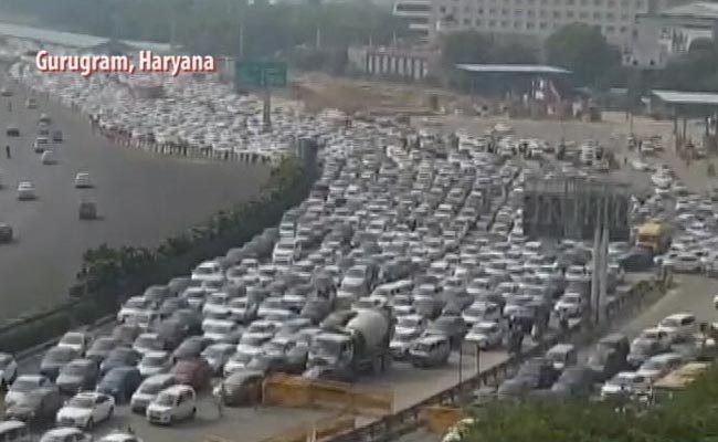 Massive Jam at Delhi-Gurgaon Border As Farmers Protest